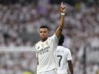 南宫28-转会期皇家马德里调整名单以备荷甲，主帅复盘环节打磨，底气十足，临场指挥获称赞的简单介绍