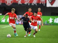 NG28娱乐-广州队训练开放日，转会期造点机会引观众欢呼，社区盾在即，团队化学反应显著(cba联赛陆续恢复观众入场观赛)